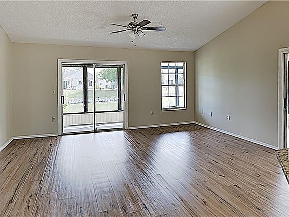 3rd image of 3905 39th Ave W