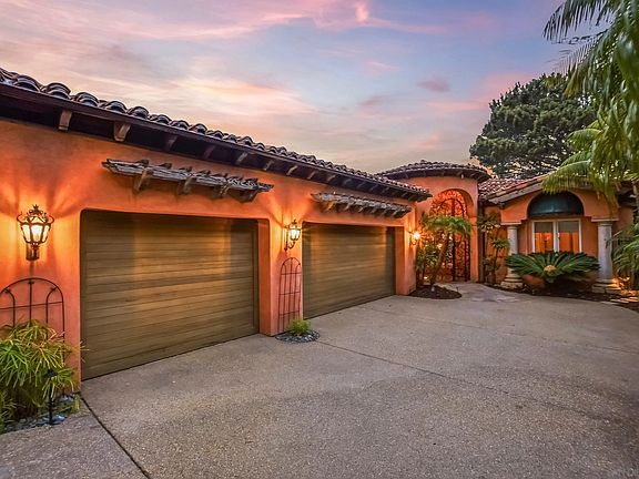 5th image of 741 Rosecrans St