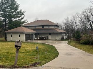 4045 Crest View Rd NE, Solon, IA 52333