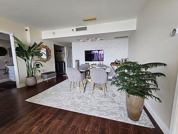 2nd image of 20355 NE 34th Ct APT 1921