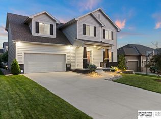 16909 Aurora St, Omaha, NE 68136