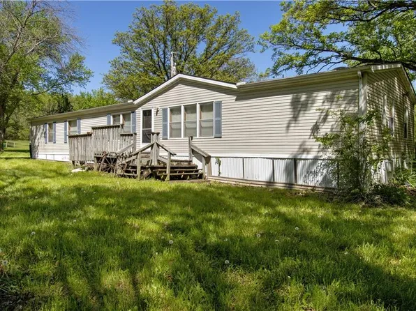 17022 S Cemetery Rd, Pleasant Hill, MO 64080