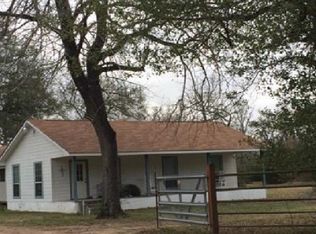 8573 Woodlands Rd, Brenham, TX 77833