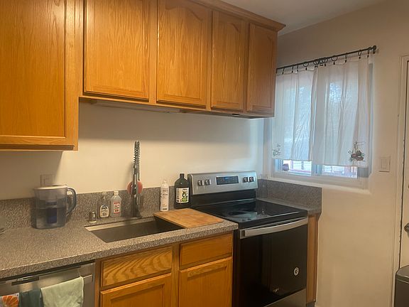 4th image of 2618 Kathryn Ave SE