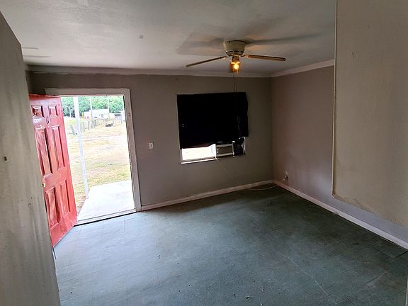 4th image of 1002 Daniels St APT 6