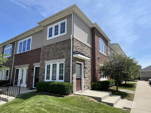 5619 Arbor Chase Dr, Ann Arbor, MI 48103