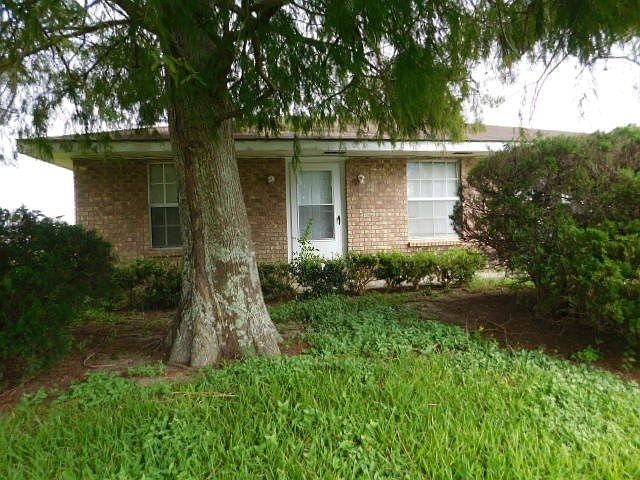 1st image of 104 Crozier Dr