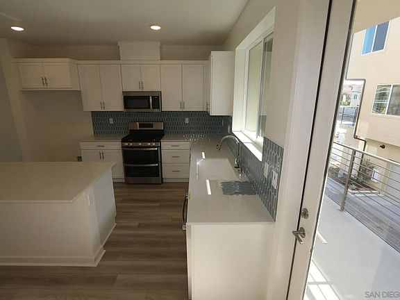 2nd image of 5335 Seacliff Pl #30