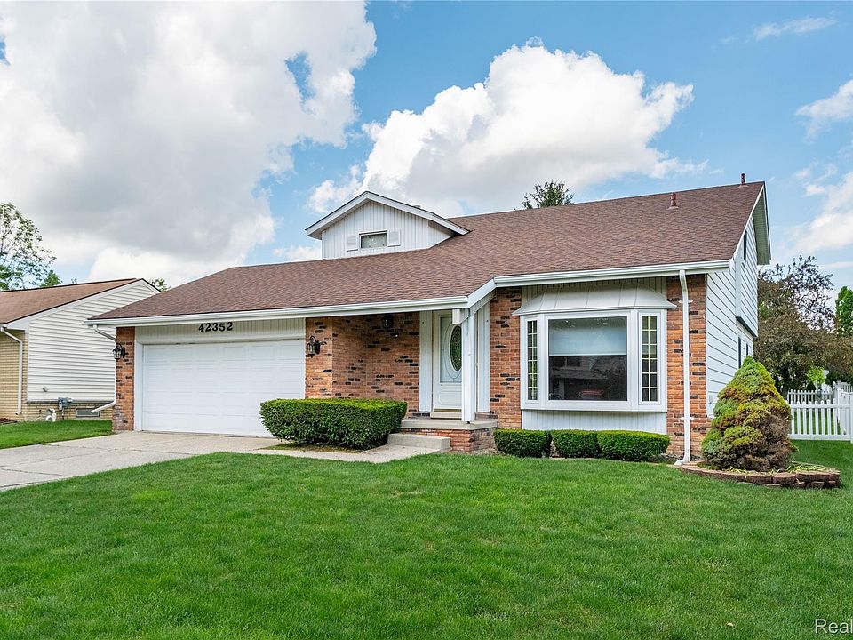 1st image of 42352 Park Ridge Rd