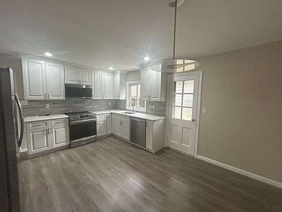4th image of 380 Milford Ave