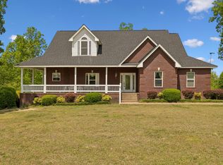 1709 Holland Rd, Lafayette, TN 37083