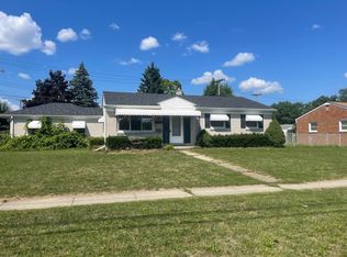 4711 Auburn Rd, Shelby Township, MI 48317