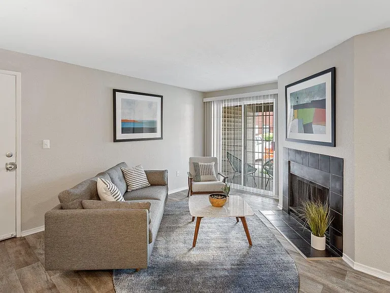 Alvista 23 Apartment Homes — Photo 3