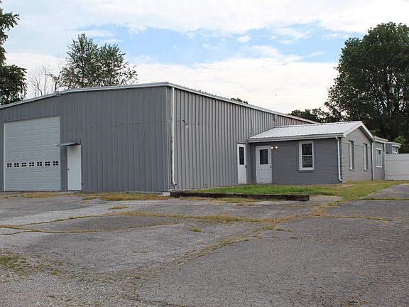 2nd image of 10092 E Highway 62
