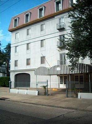 1st image of 1441 Jackson Ave APT 4E