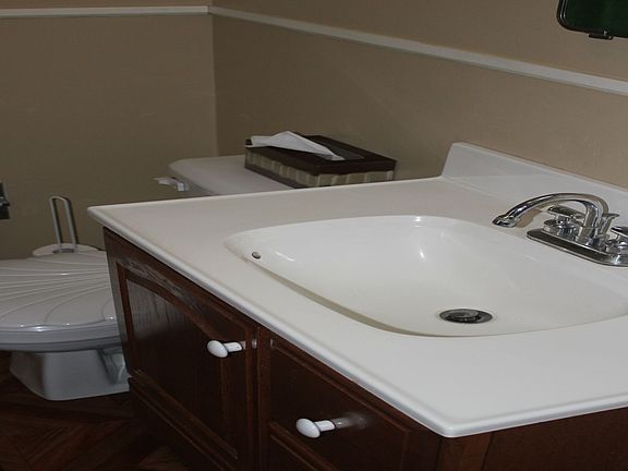 Main bathroom