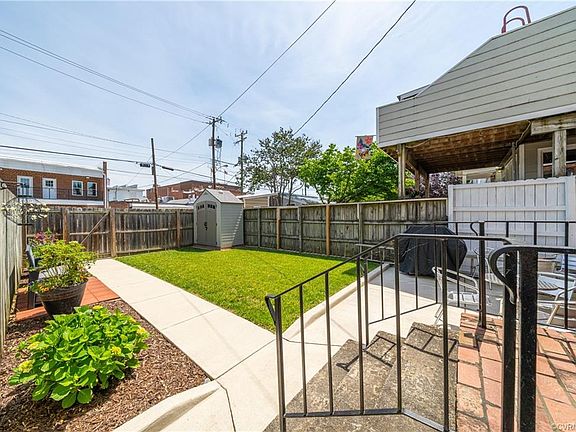 3rd image of 2922 Parkwood Ave