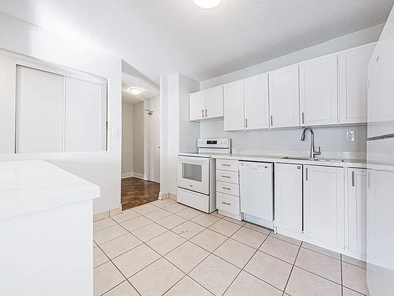 2220 Marine Dr — Photo 47