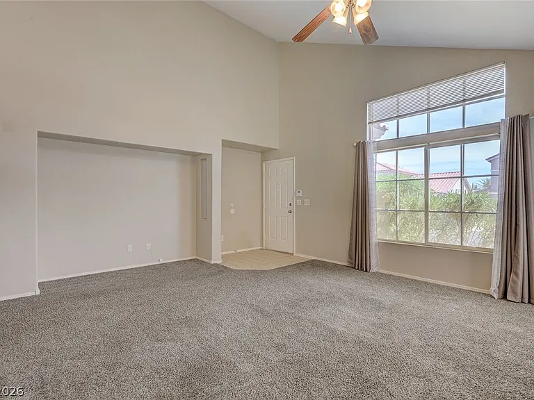 8752 Raindrop Canyon Ave — Photo 10