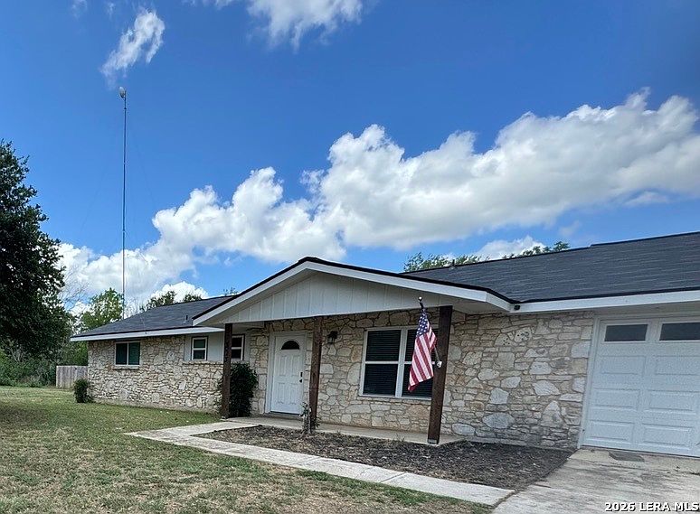 1st image of 303 DRY HOLLOW RD