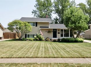903 West Dr, Sheffield Lake, OH