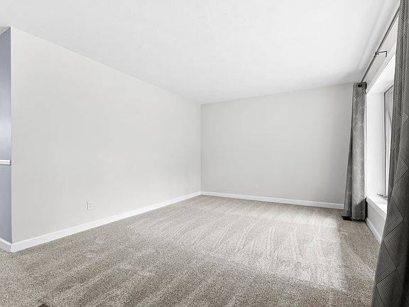 3rd image of 3630 Thornhill Ave