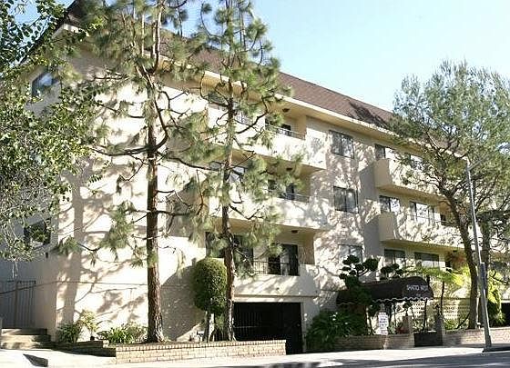 4th image of 700 Westmount Dr APT 302