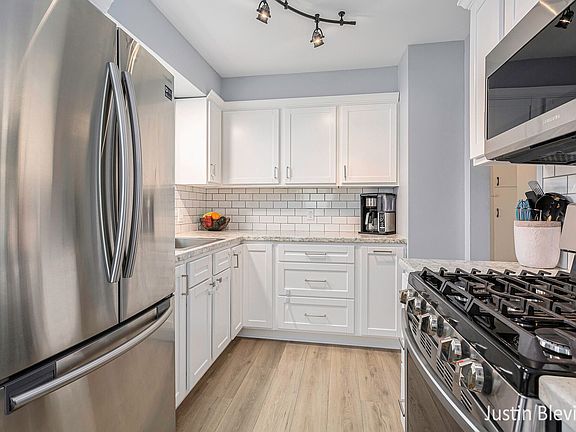 5th image of 1008 Kentwood St NE
