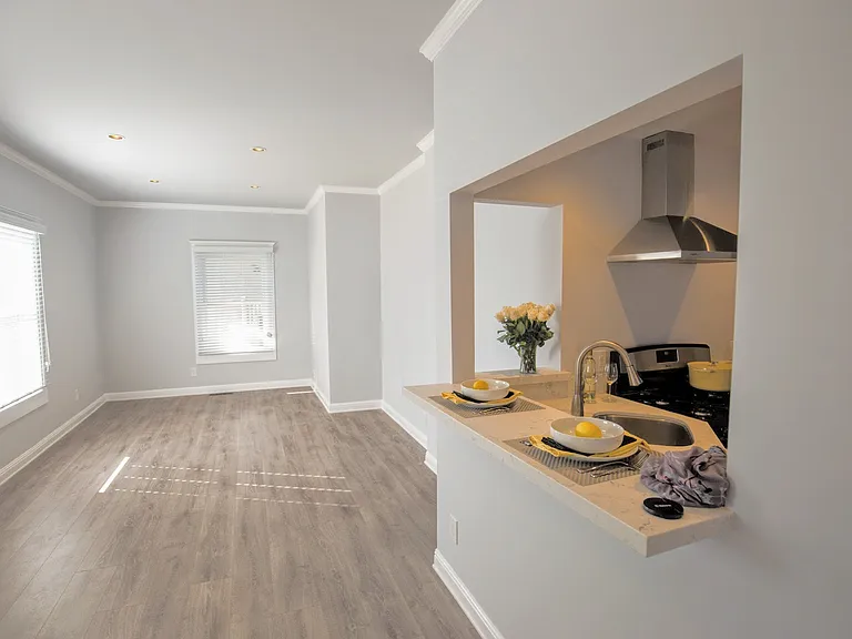 652 N Marengo Ave #102 — Photo 18