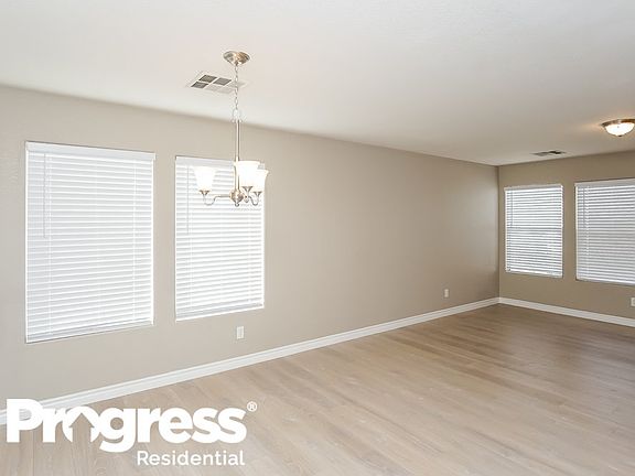 4th image of 11730 Magliana St