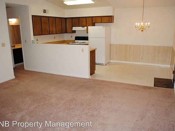 4th image of 610 Lassen Way