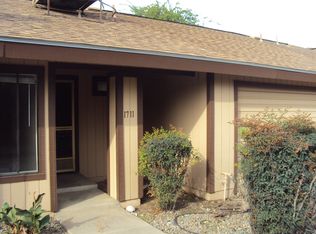 1711 E Cambridge Ct, Visalia, CA 93292