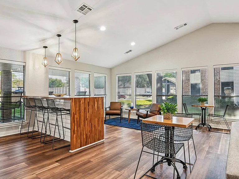 84-web-or-mls-Brown St-0310-906