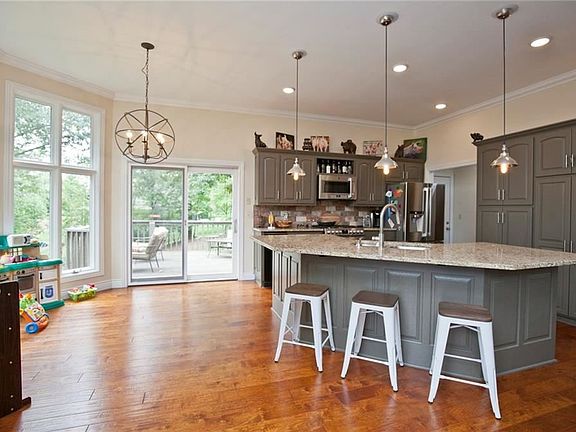 3rd image of 13604 Teton Ln