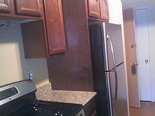 1st image of 113 Parkside Dr #113