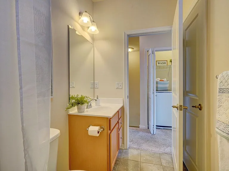 890 Olmstead St — Photo 22