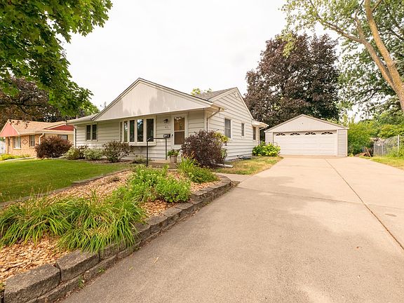 3rd image of 671 58th Ave NE