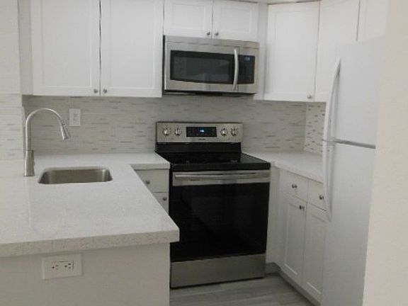 3rd image of 718 Executive Center Dr #13-7-13