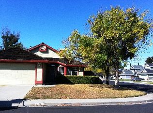 800 Raven Dr, Vacaville, CA 95687