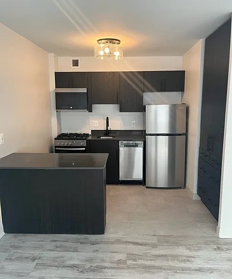2400 Pennsylvania Avenue Apartments — Photo 5