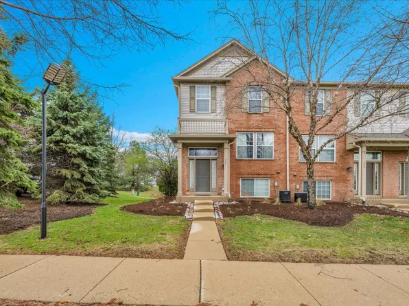 404 Belvedere Ln, Aurora, IL 60502