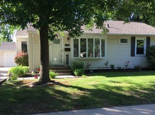 1516 Alcoa Ave, Bettendorf, IA 52722