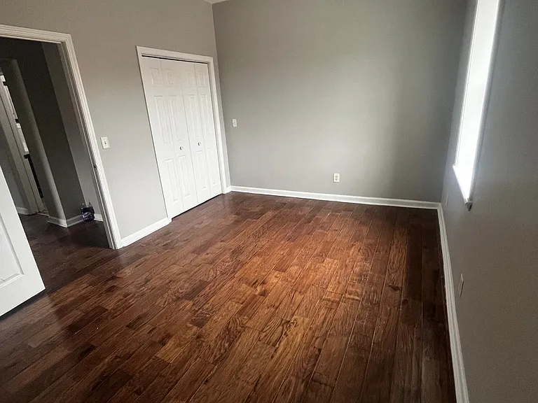 266 E Cass St #12 — Photo 4