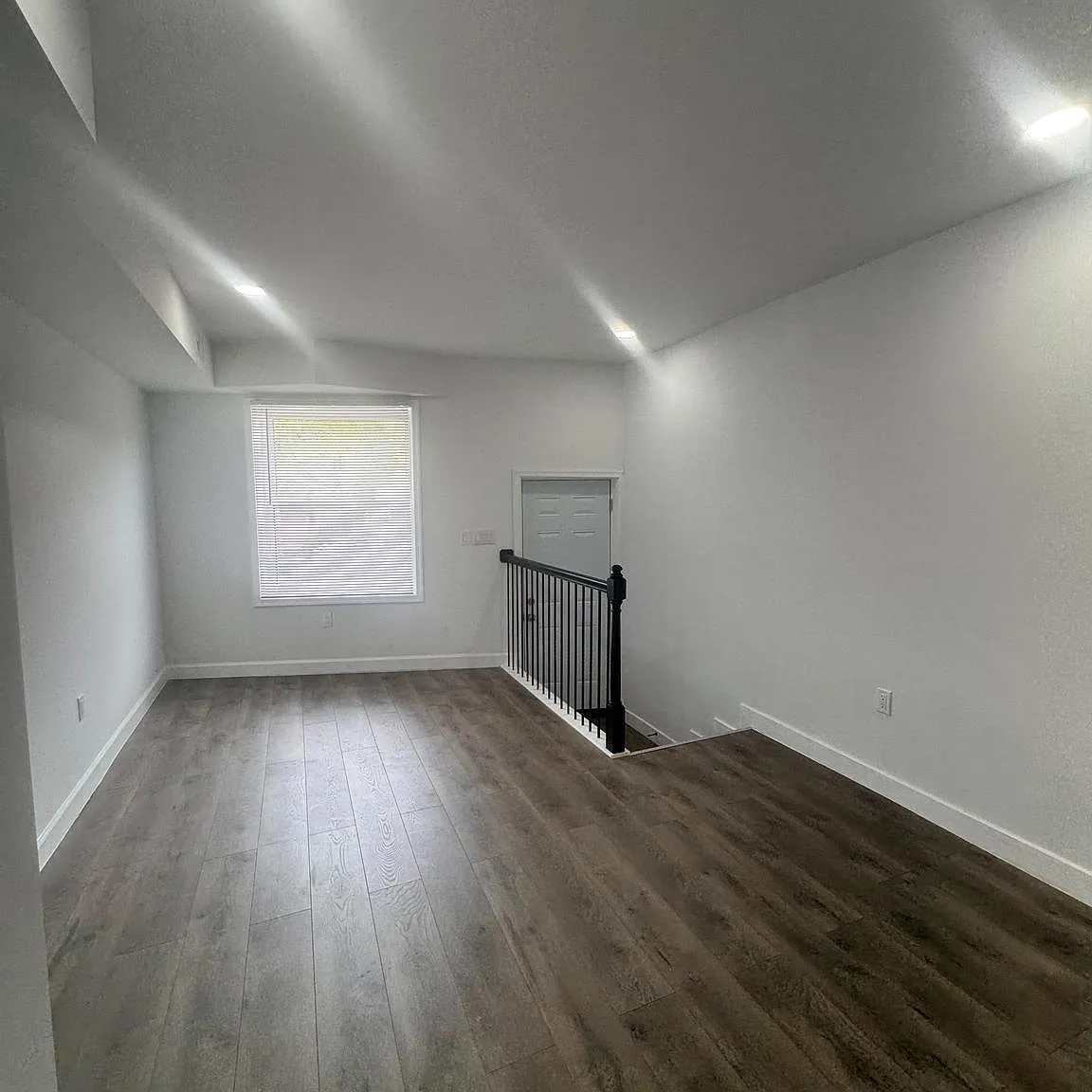 3 bed, 2.5 bath, 1176 sqft, $1,800 — Photo 2