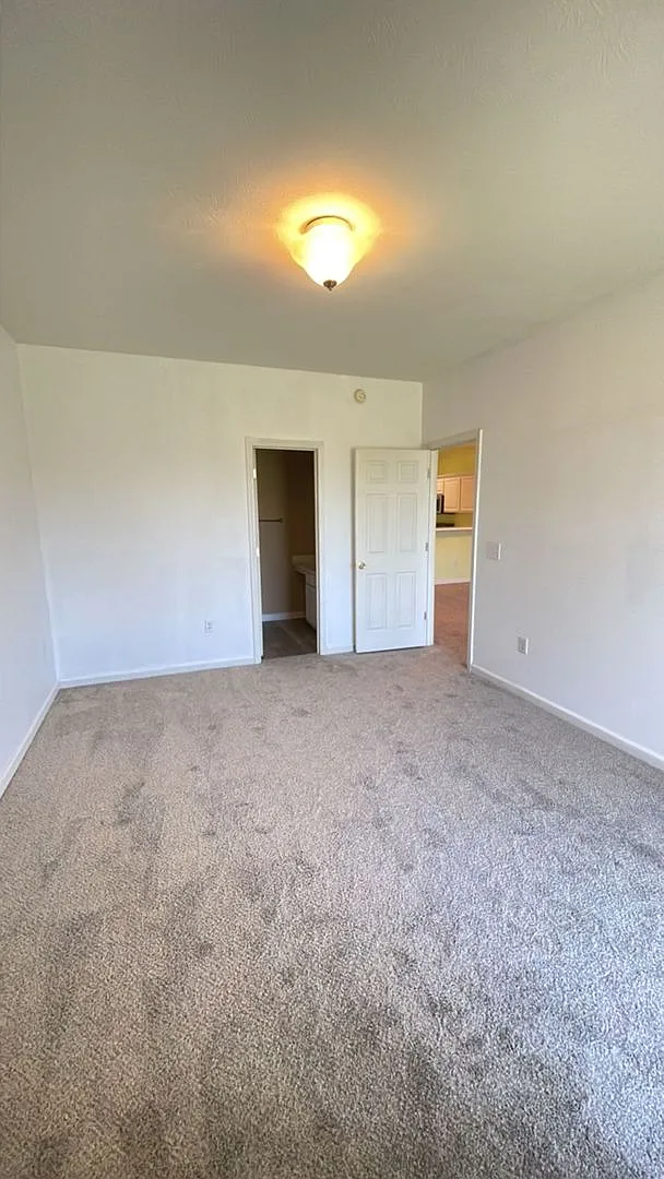 Special! 2 Bedroom/2 Bath Condo; 1/2 Off Rent Second Month — Photo 3