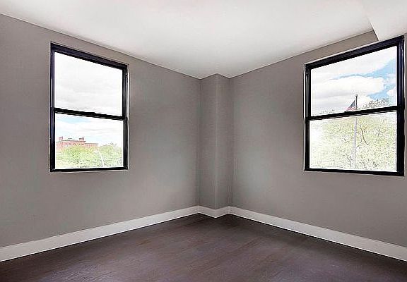 5th image of 175 Menahan St #2L