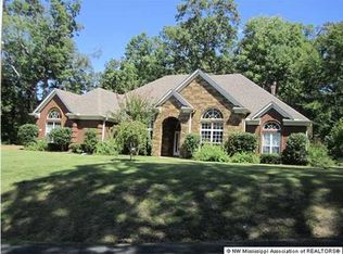 2420 Anglers Rest Cv, Nesbit, MS 38651