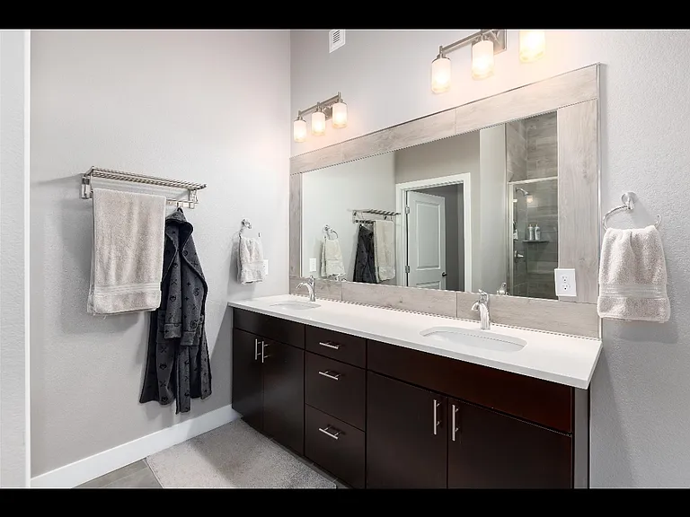 1733 Grove St #4 — Photo 19