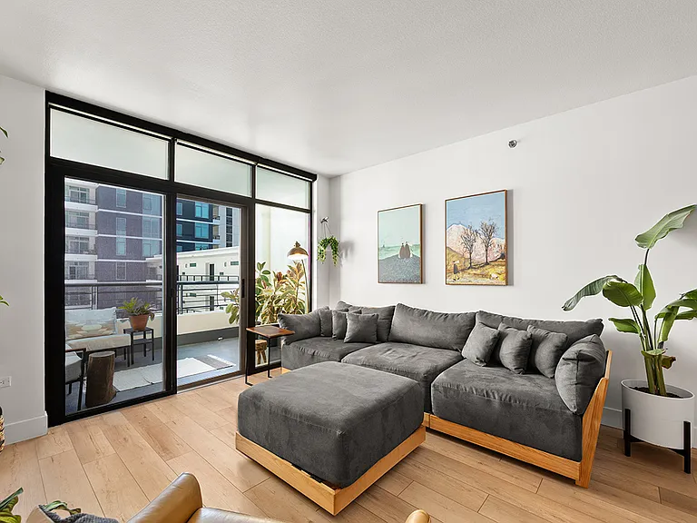 425 W Beech St #535 — Photo 8