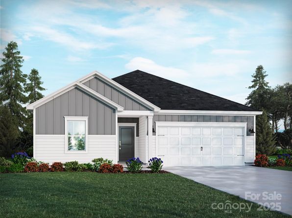 1418 Windy Park Dr, Stanley, NC 28164